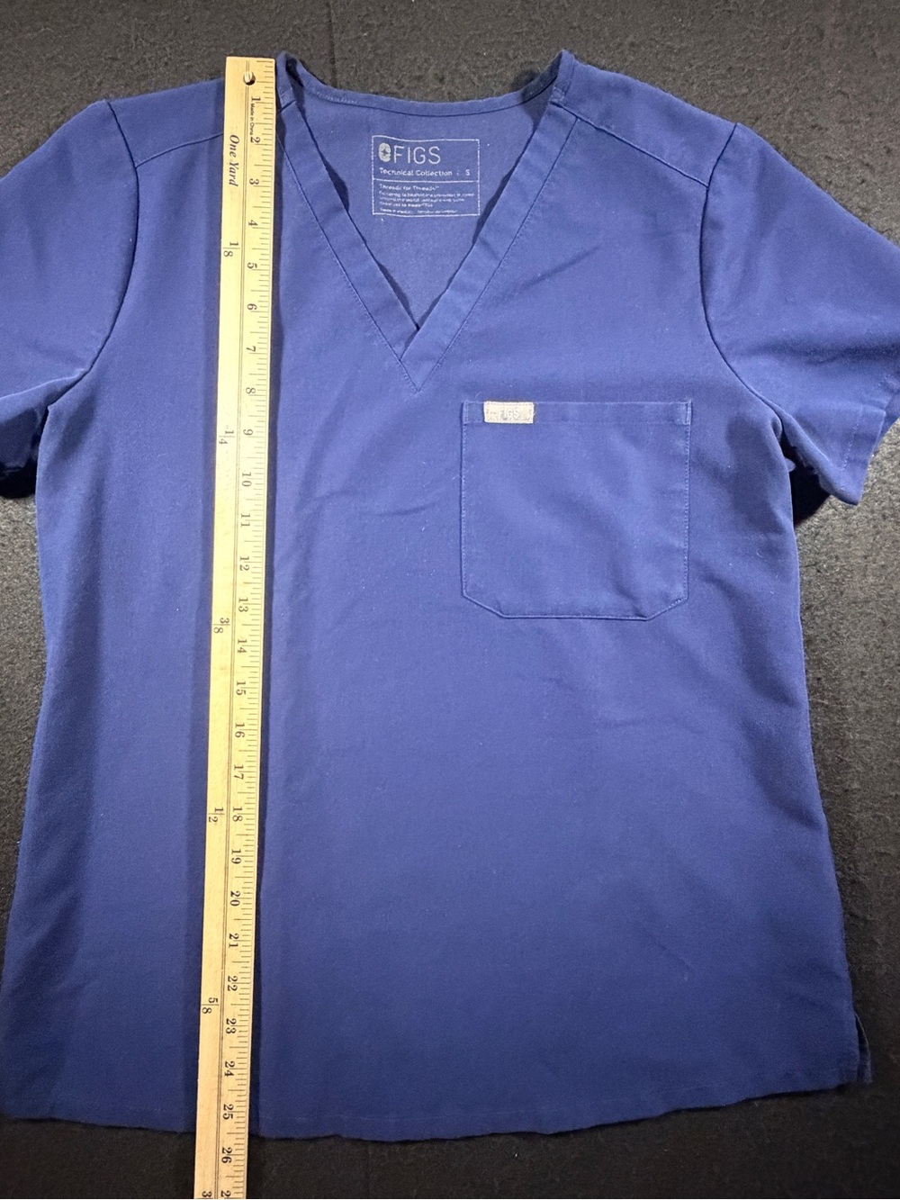 FIGS Navy blue scrub set - Picture 13 of 13